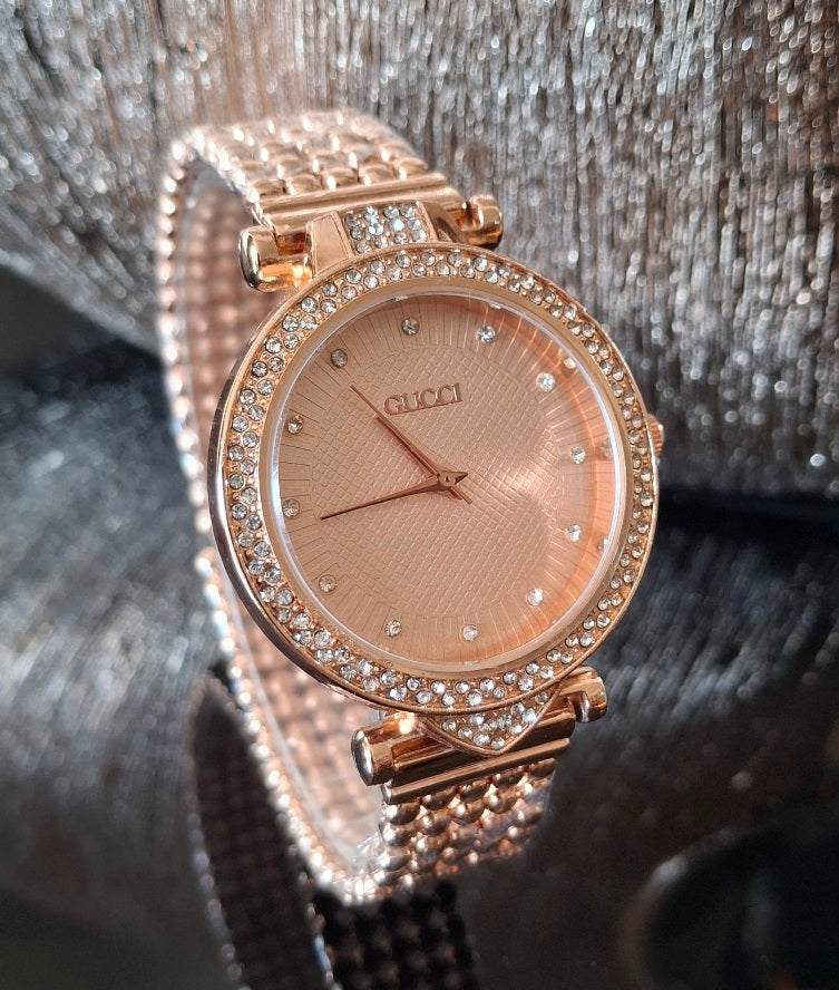 montres GUCCI en acier inoxydable